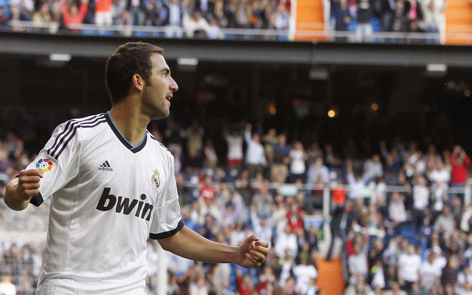 德转公布全球最贵十一人阵容，皇马巴萨各占三席，哈兰德、穆西亚拉领衔新一代巨星